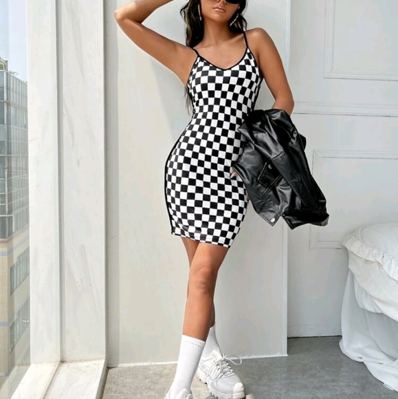 SHEIN Dresses & Skirts - 🌿SHEIN FITTED CHECKERED MINI DRESS MEDIUM